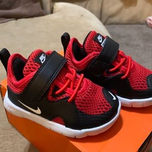 Brand new Nike contact shoes